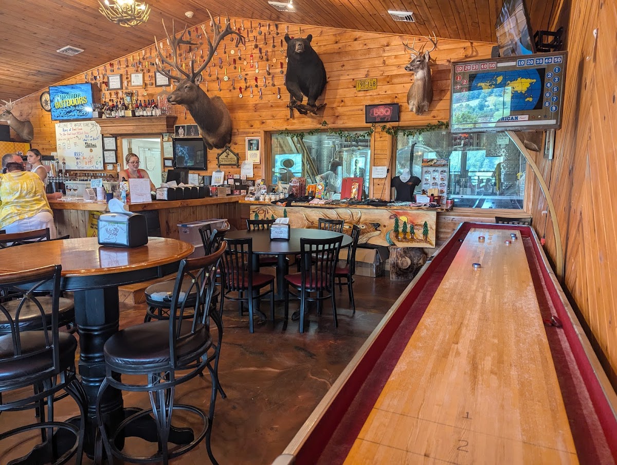 ANTLER RIDGE WINERY INC