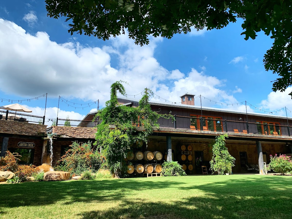 ASHTON CREEK VINEYARD LLC