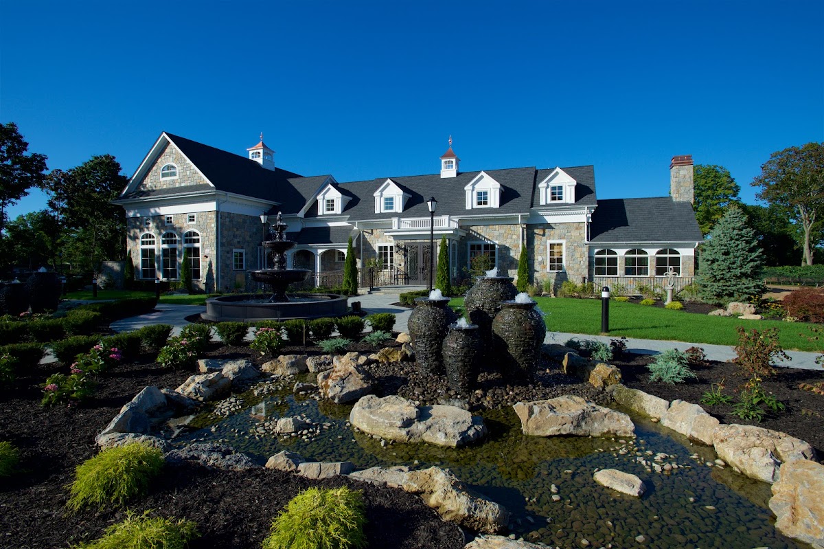 Del Vino Vineyards, Inc.