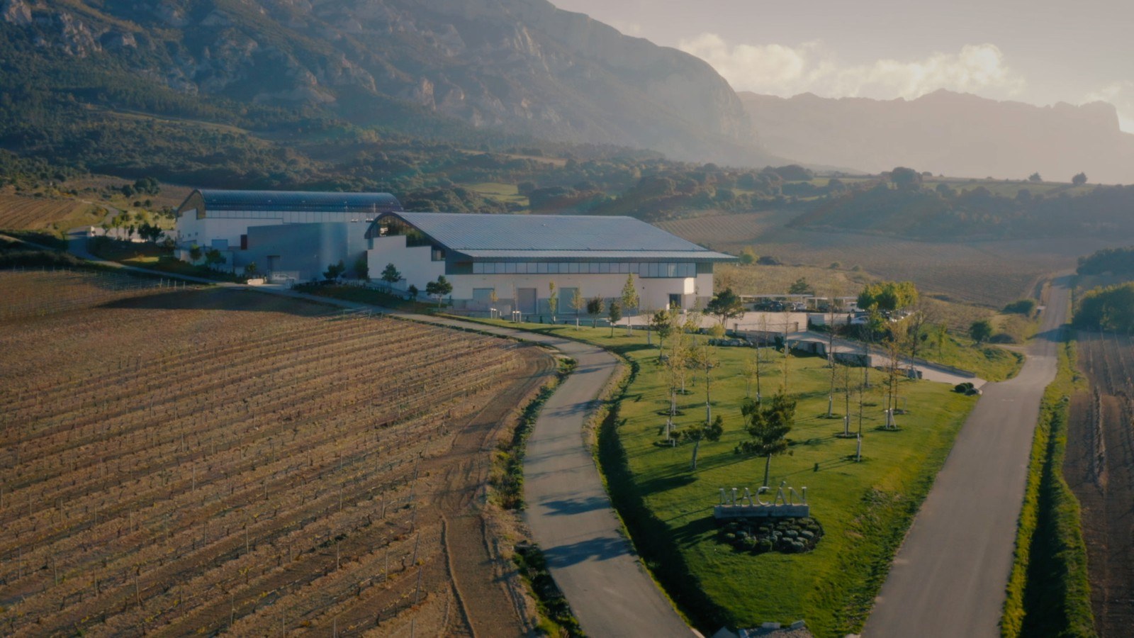Bodegas Benjamin de Rothschild & Vega Sicilia (MACÁN)