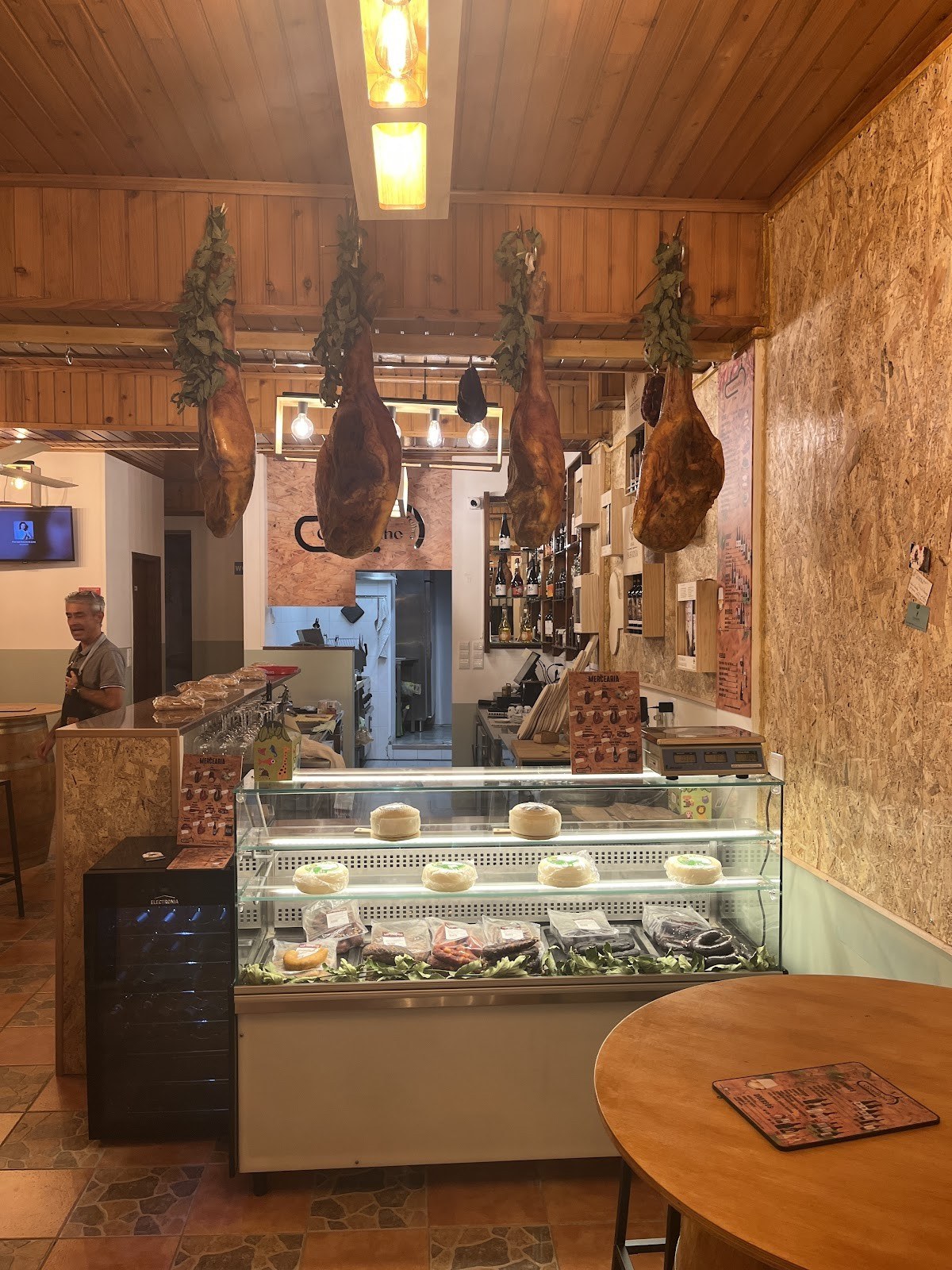 O Cantinho 100 Rolhas | Funchal, Madeira | Tapas & Wines