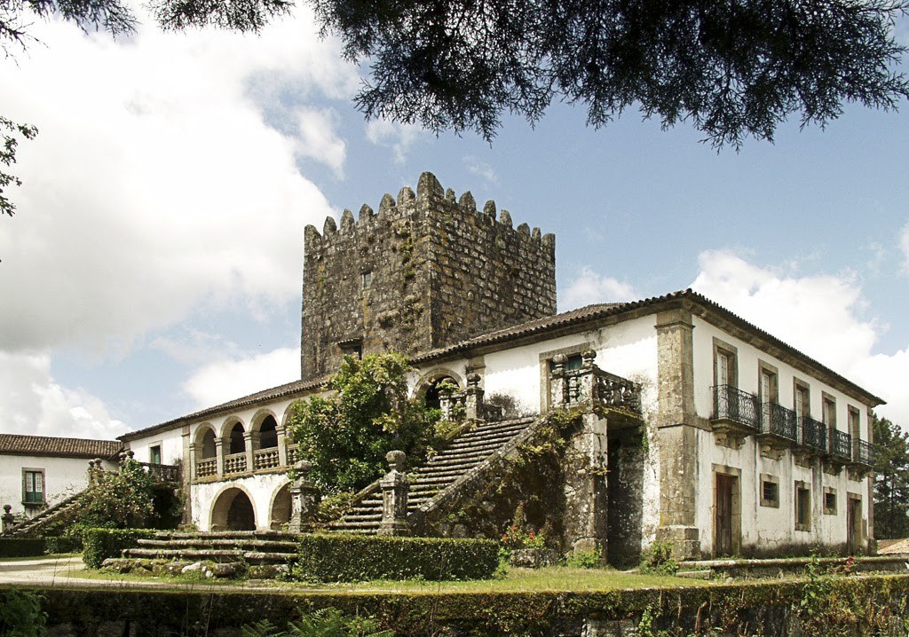 Quinta, Casa e Torre de Aguiã