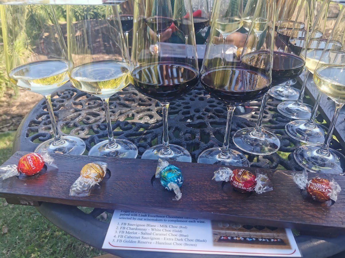 Robertson Winery Tasting Room / Winesales