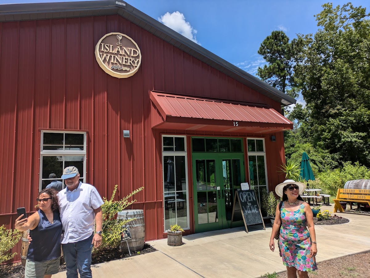 ISLAND WINERY