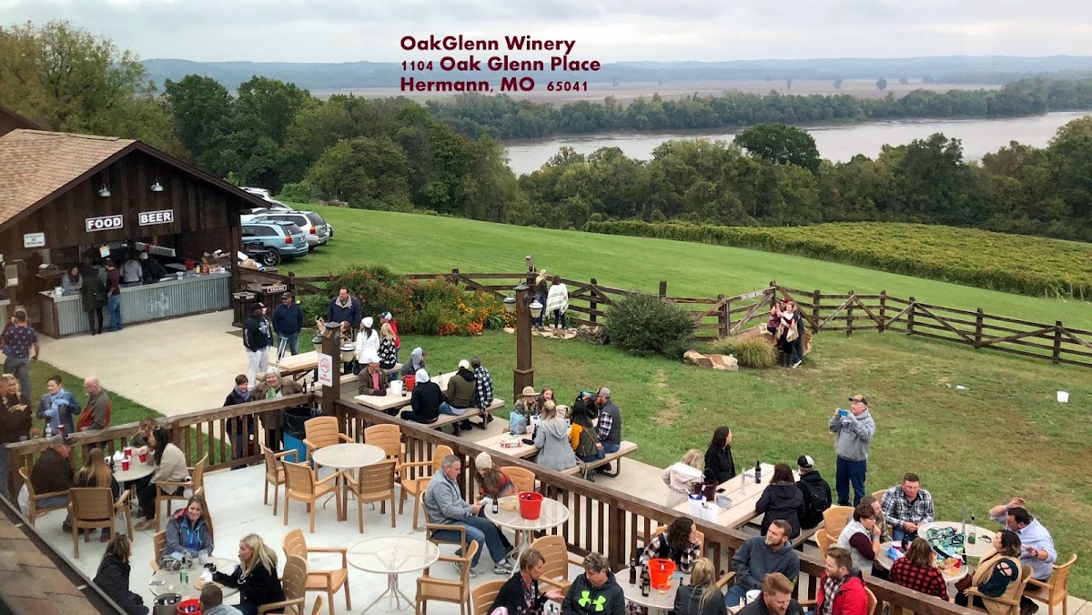 Oakglenn Winery, LLC