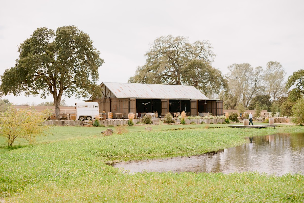 Saureel Vineyards