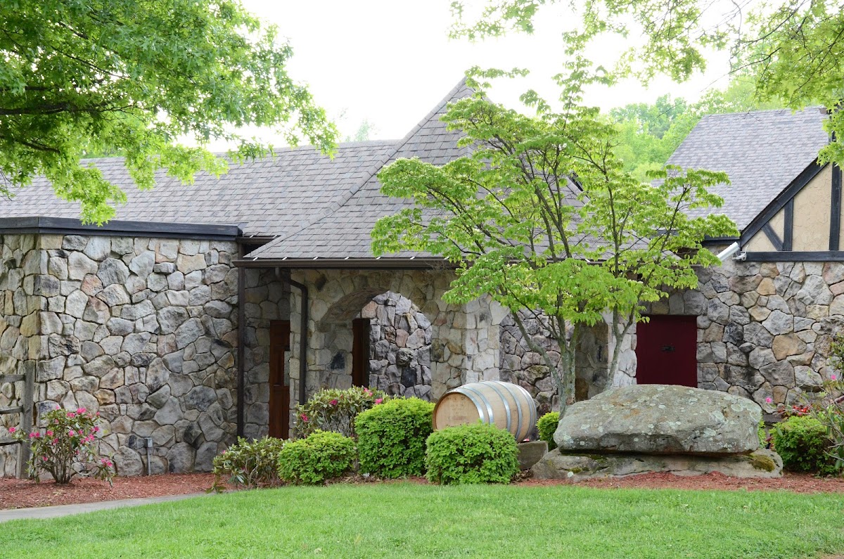 STONE VILLA WINE CELLARS INC.