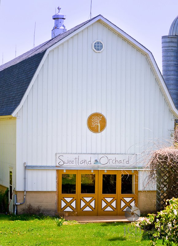 Sweetland Orchard LLC