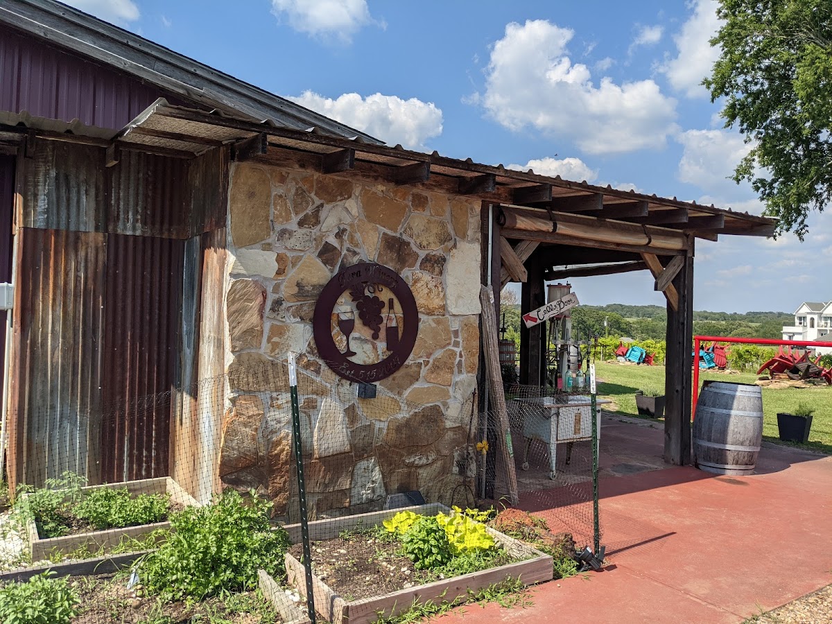 Tara Vineyard & Winery LLC