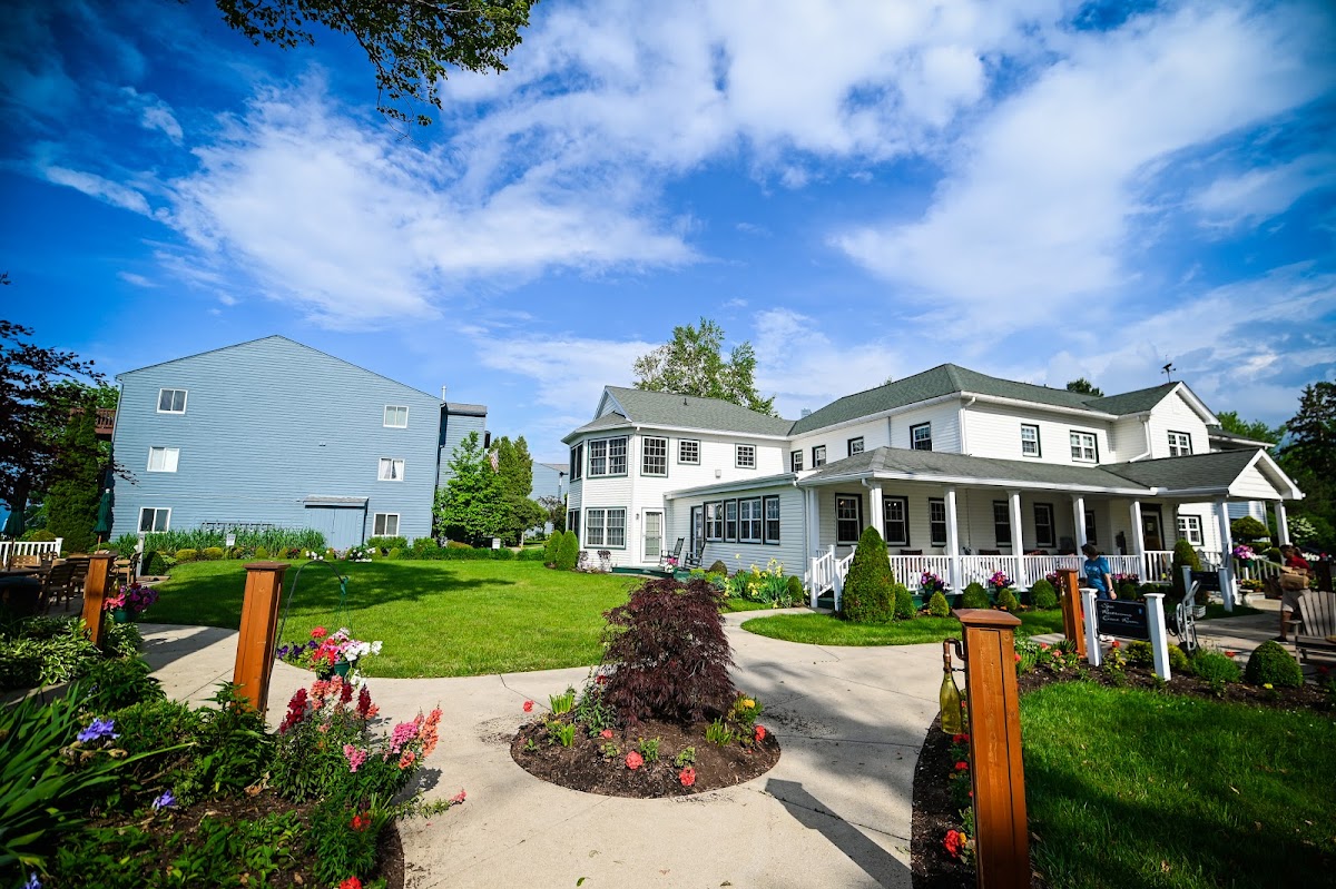 THE LAKEHOUSE INN BED AND BREAKFAST