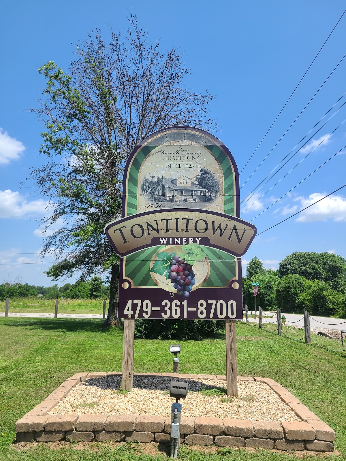 TONTITOWN WINERY LLC