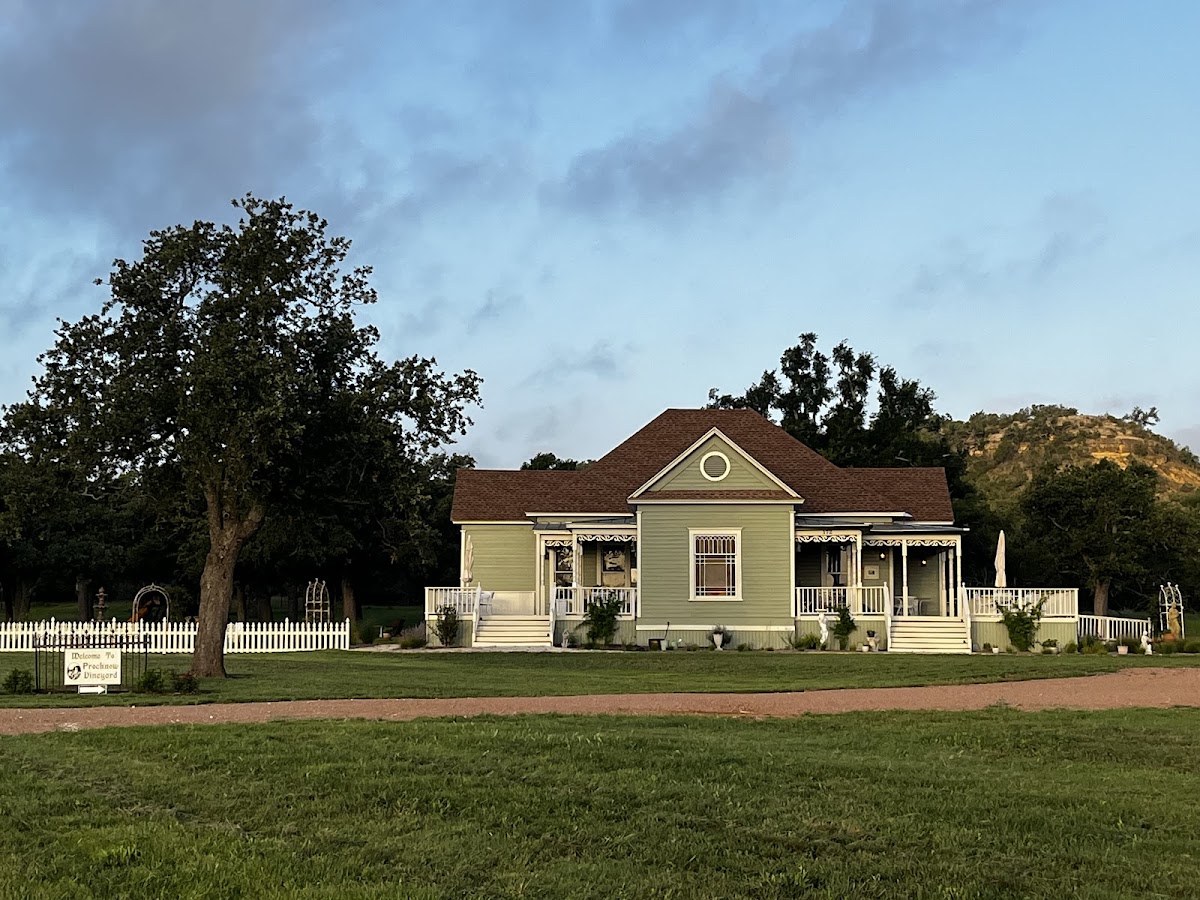 Prochnow Vineyards at Crabapple Creek