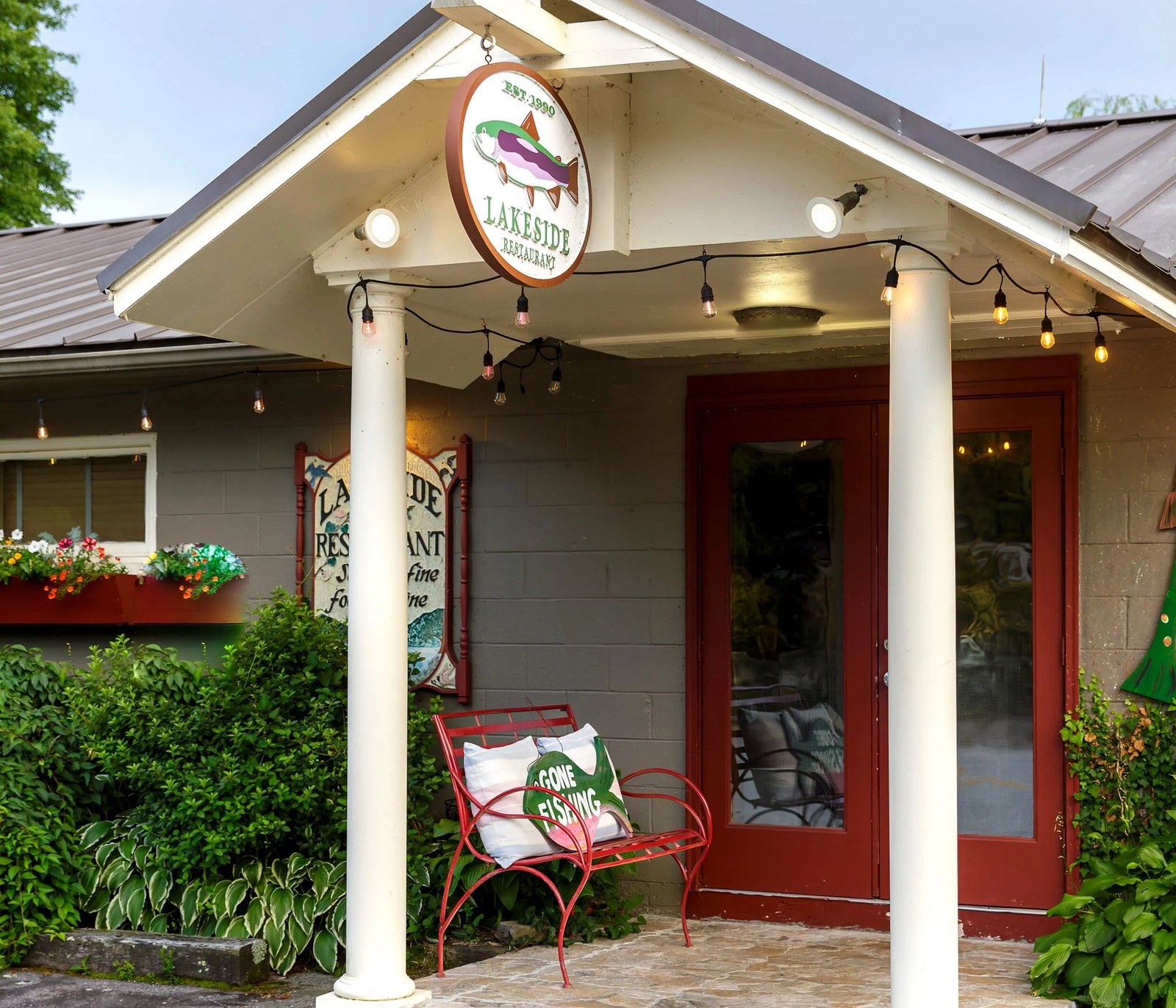 Lakeside Restaurant & Winery