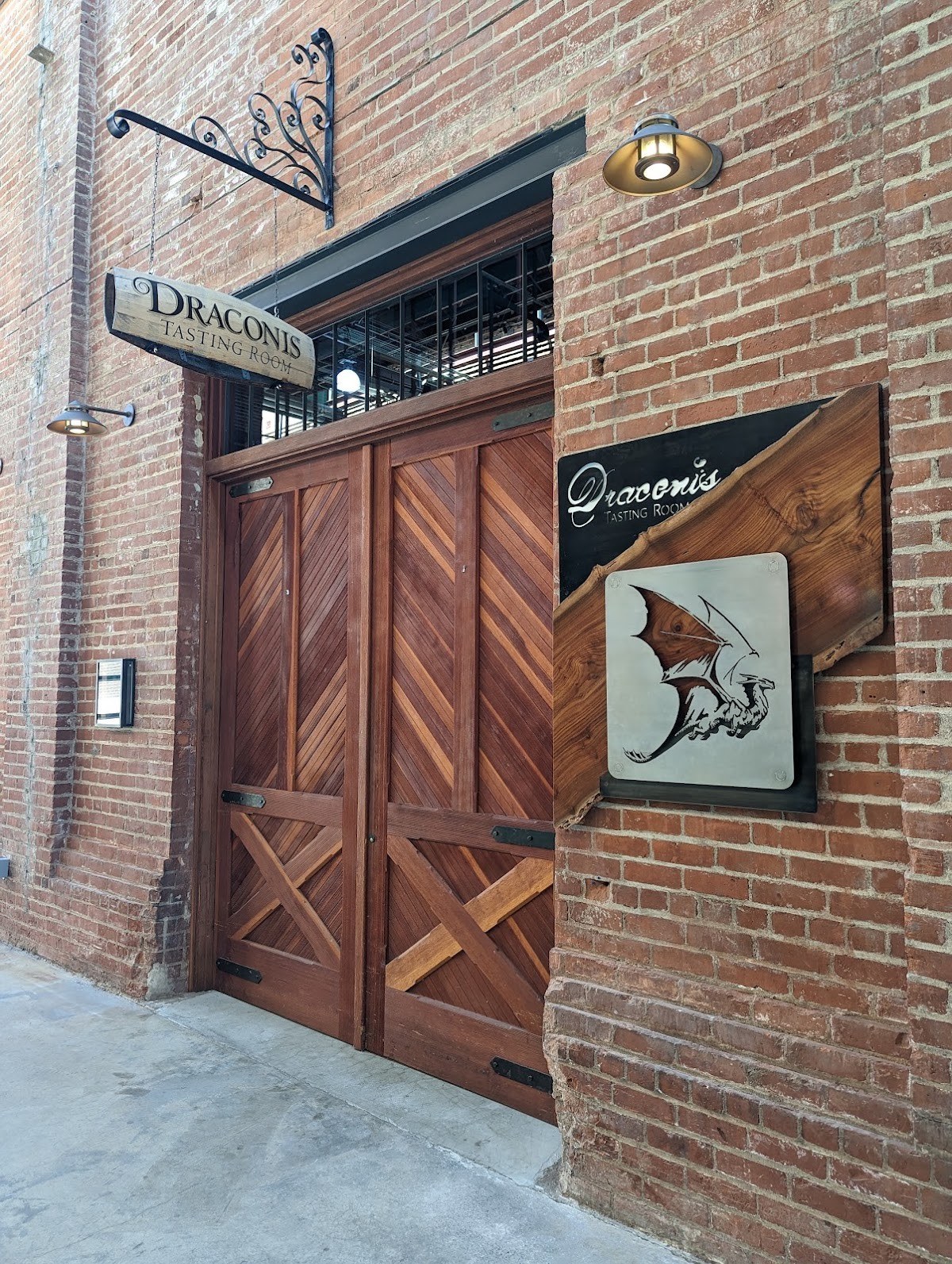 Draconis Vineyards