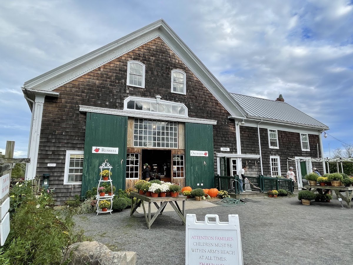 Russell Orchards Inc.