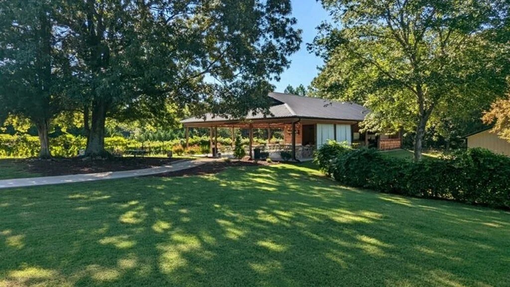 Douglas Vineyards LLC