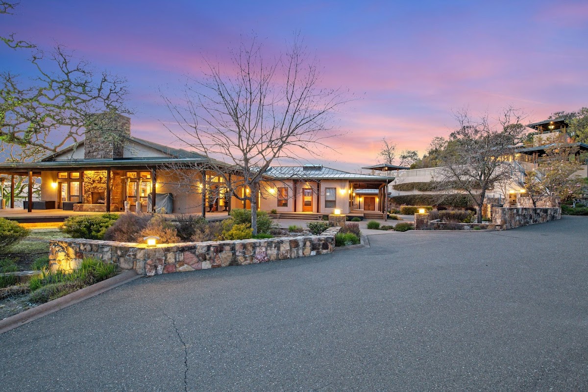 Woodhawk Vineyards