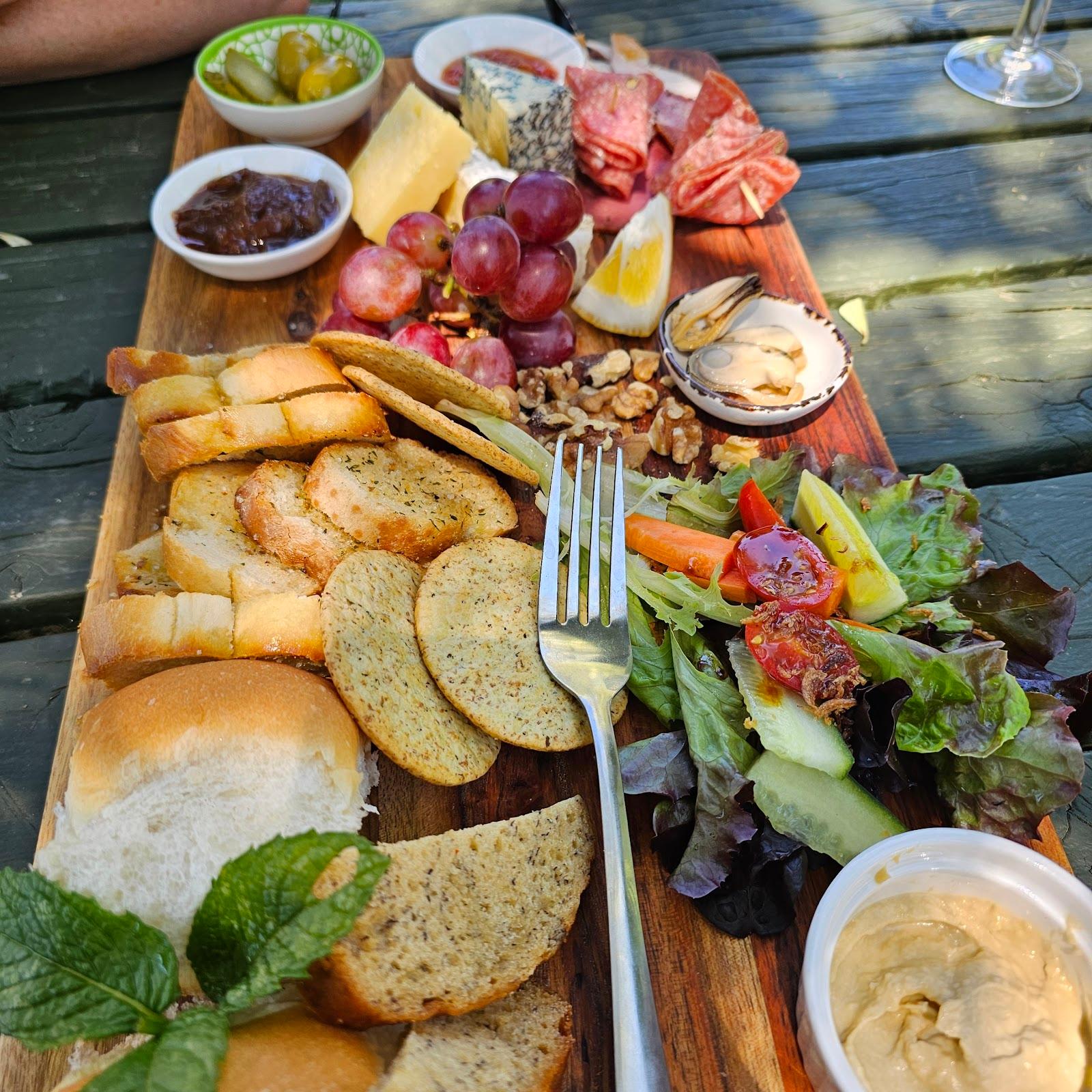 Hawkes Ridge Wine Estate