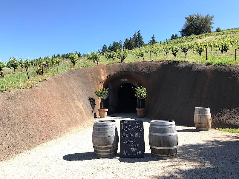 Com' è Bella Vineyards