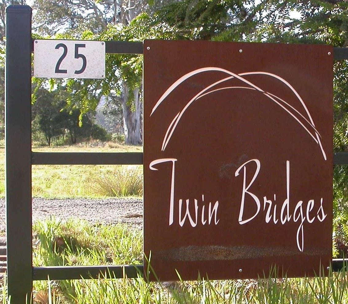 Twin Bridges Wine